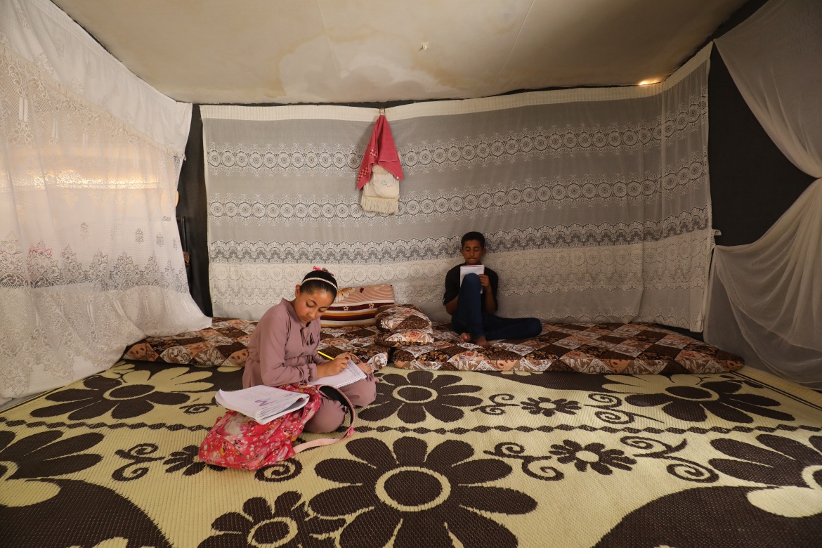 Siblings Danyal, 13, and Maya, 12, live with their family in a displacement camp in Northeast Syria and have suffered from several shocks.